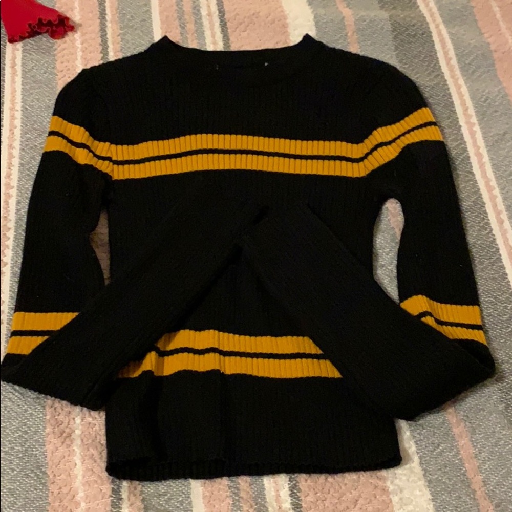 Long sleeve knit shirt